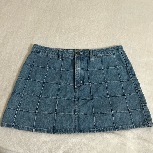 Mini skirt - Picture 2 of 4